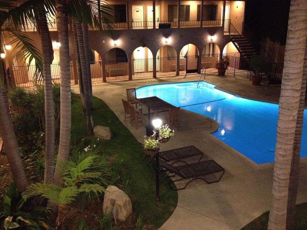 Doubletree By Hilton Chatsworth Los Angeles Extérieur photo