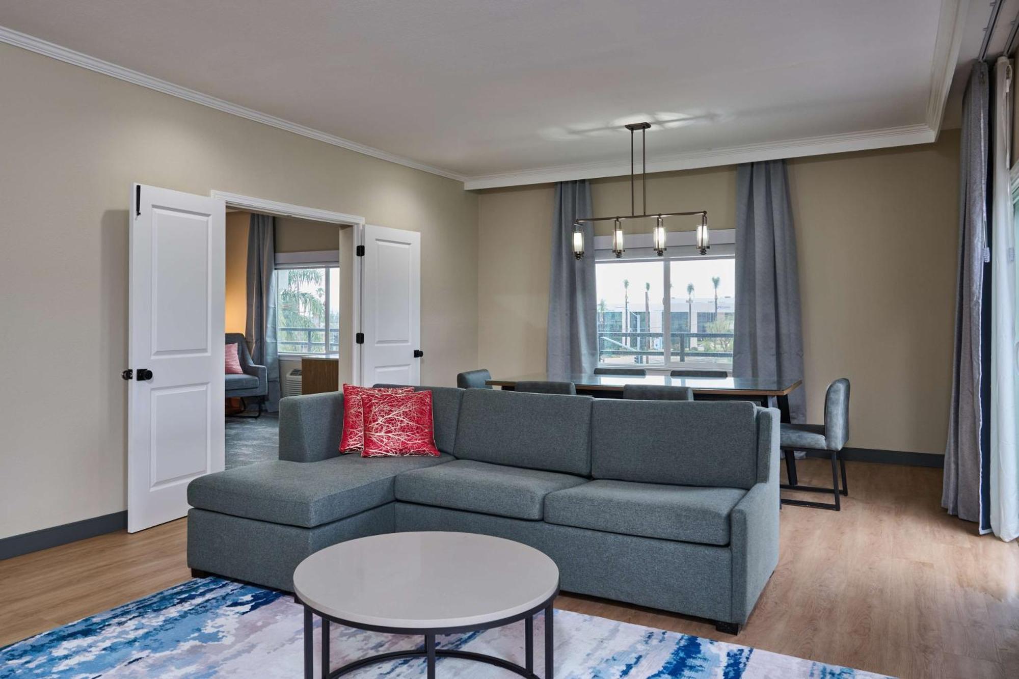 Doubletree By Hilton Chatsworth Los Angeles Extérieur photo