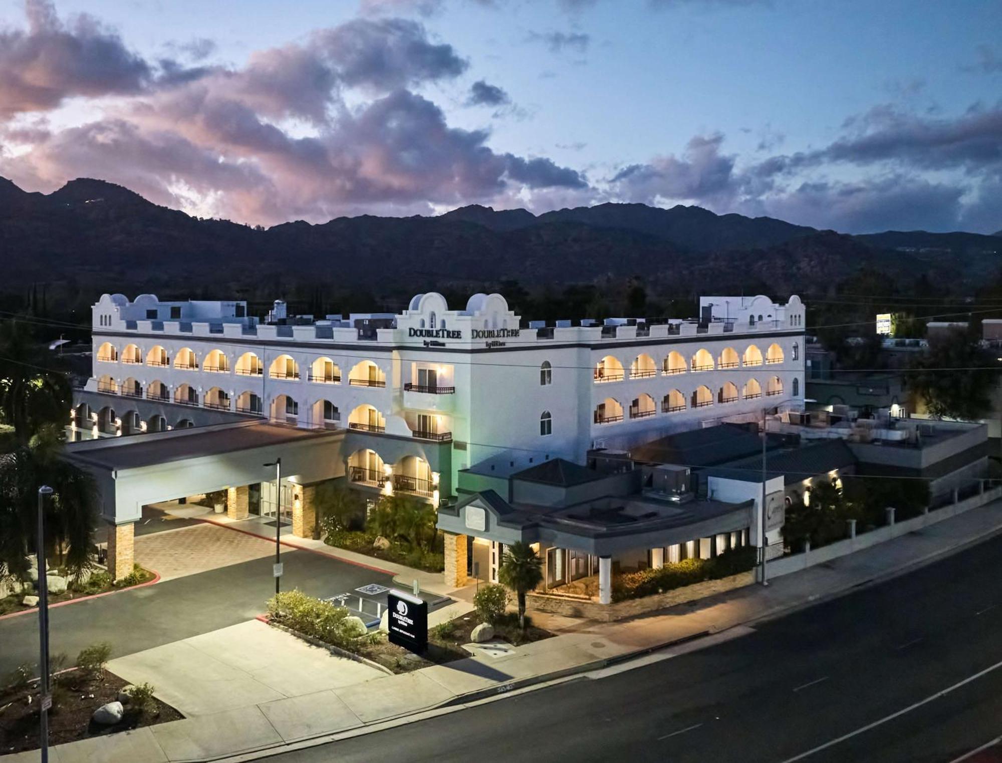 Doubletree By Hilton Chatsworth Los Angeles Extérieur photo