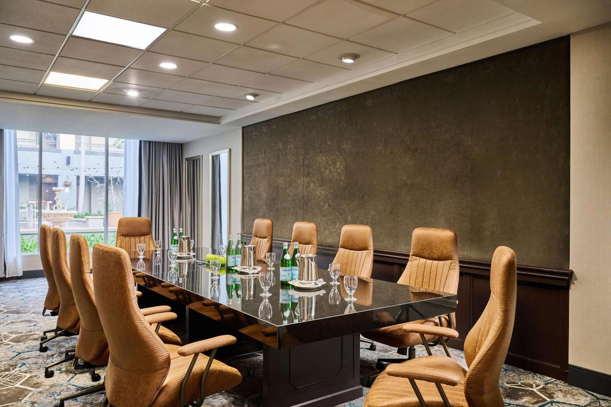 Doubletree By Hilton Chatsworth Los Angeles Extérieur photo
