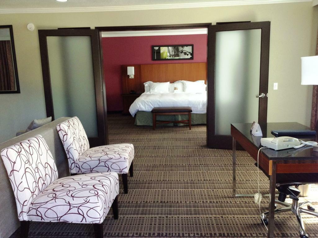 Doubletree By Hilton Chatsworth Los Angeles Extérieur photo